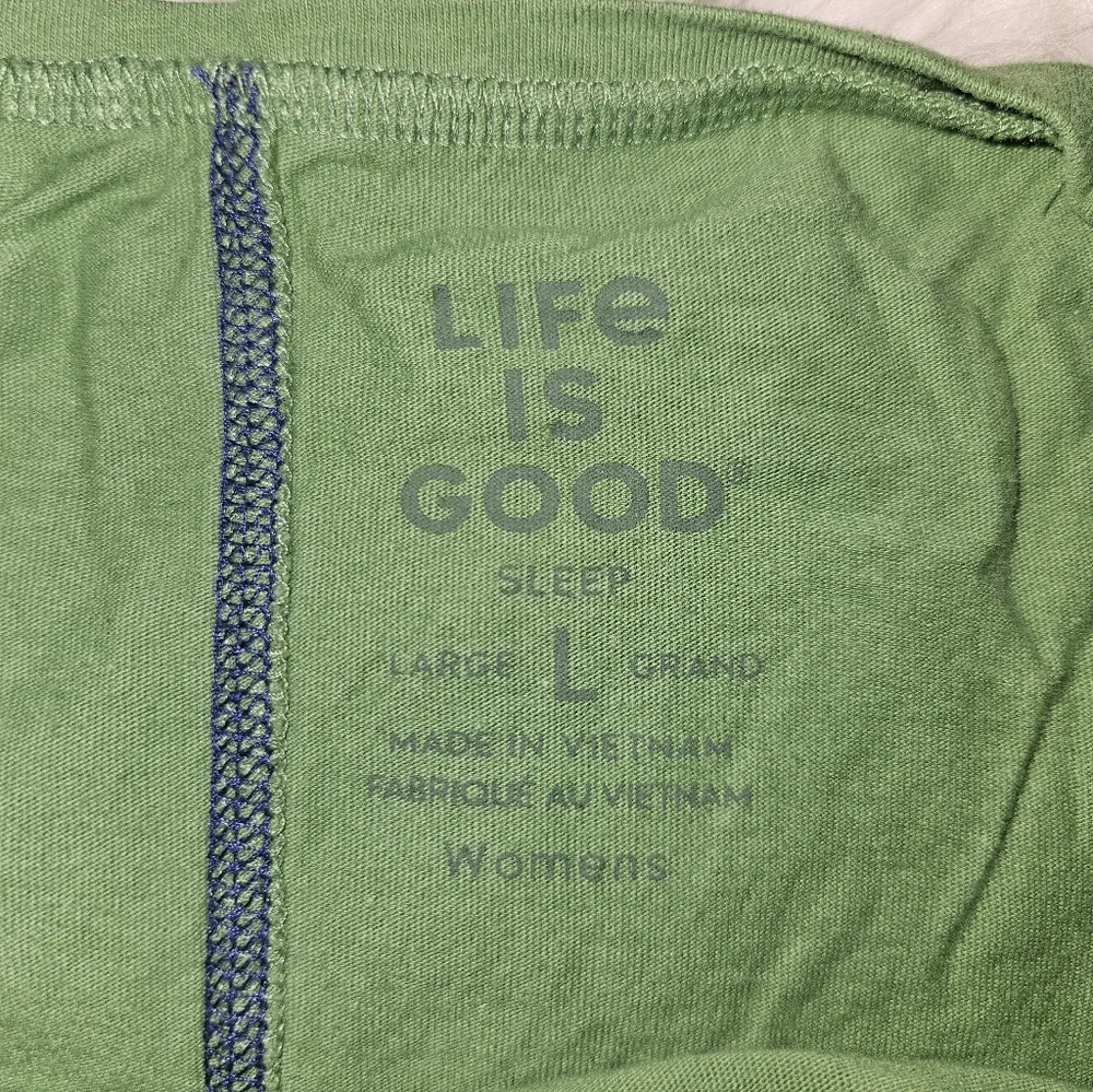 Life Is Good Women’s Green Long Sleeve Sleep Top Bear Heart Graphic – Size L